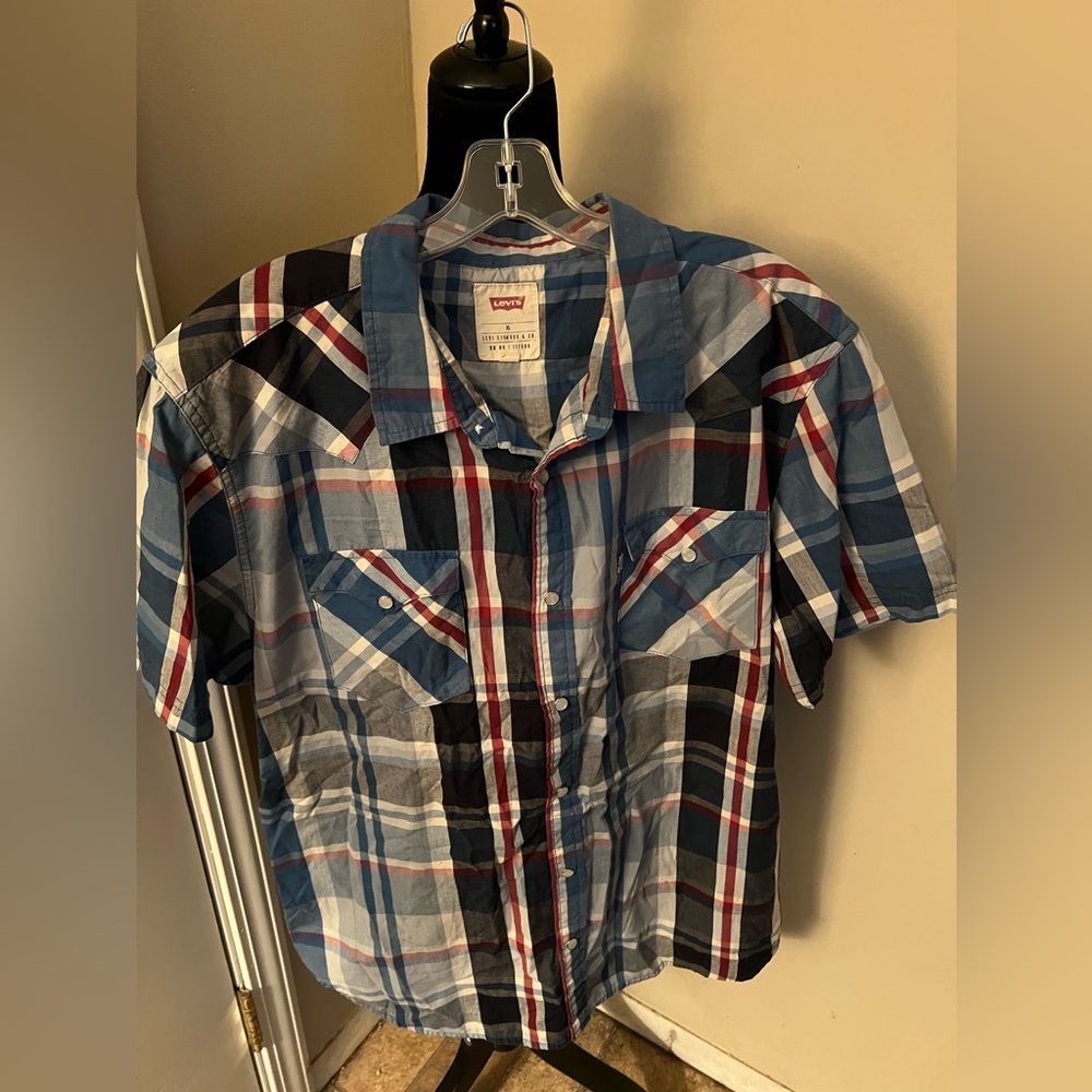 Men’s Levi Strauss & Co Plaid, short sleeve Shirt, snap buttons, size XL